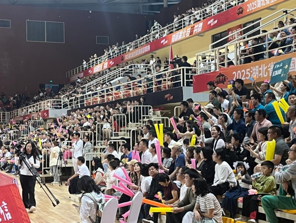 inews, 四节因伤退